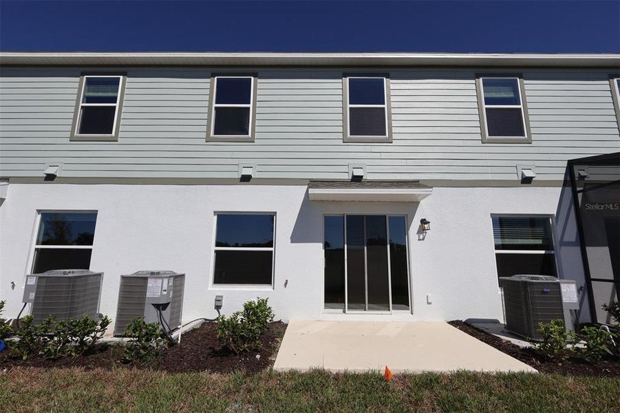 Exterior details and patio area of a home in Tyson Ranch, Orlando (Image 4).