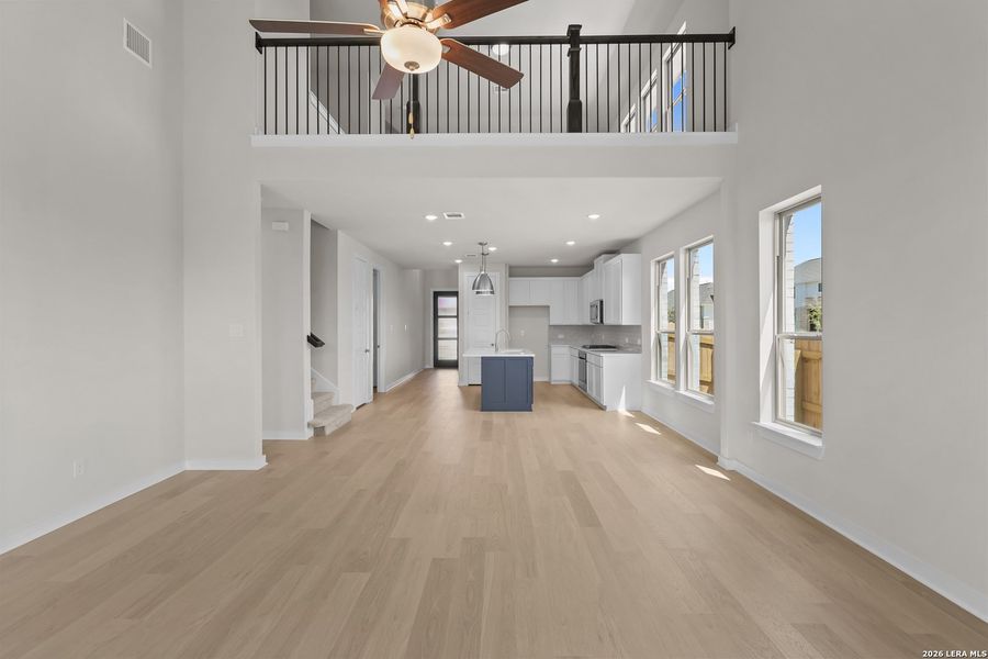 Spacious, unfurnished interior of a new home in Davis Ranch, San Antonio (Image 34).