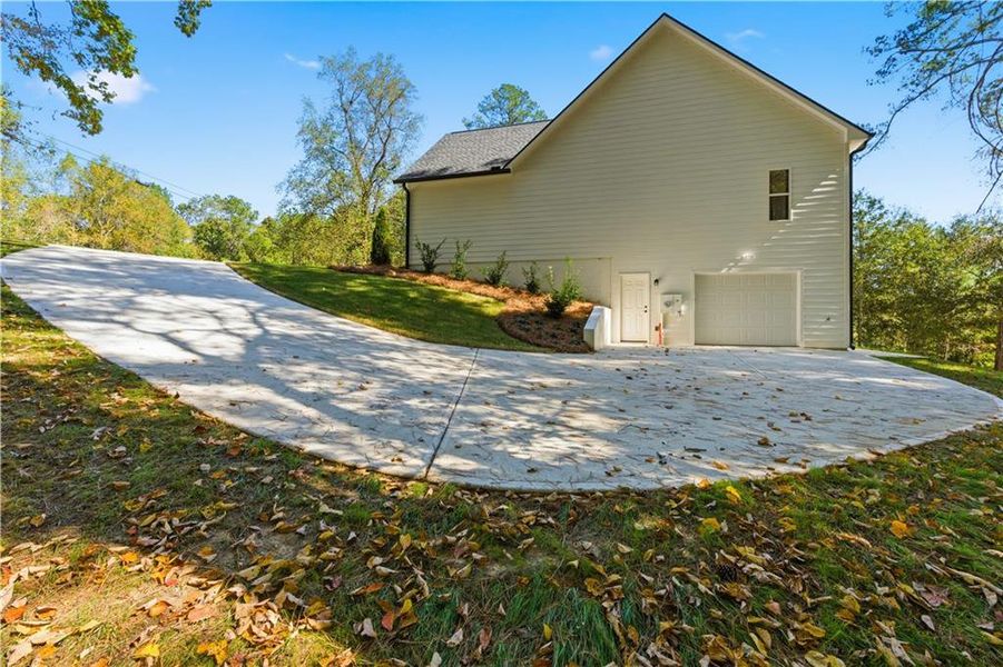 Exterior details and patio area of a home in , Dallas (Image 36).