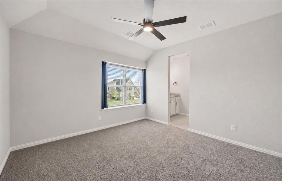 Spacious, unfurnished interior of a new home in , Waxahachie (Image 22).
