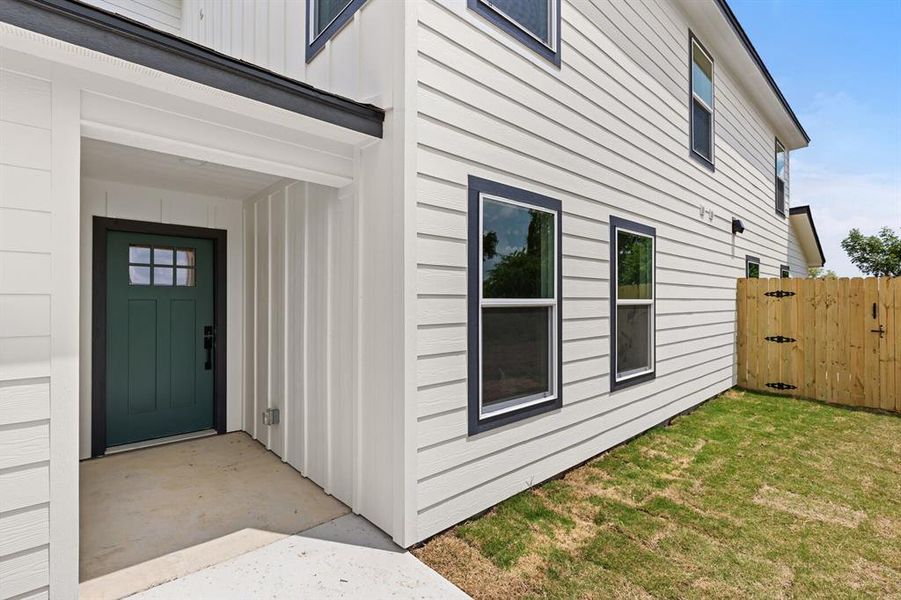 Exterior details and patio area of a home in , Robinson (Image 4).