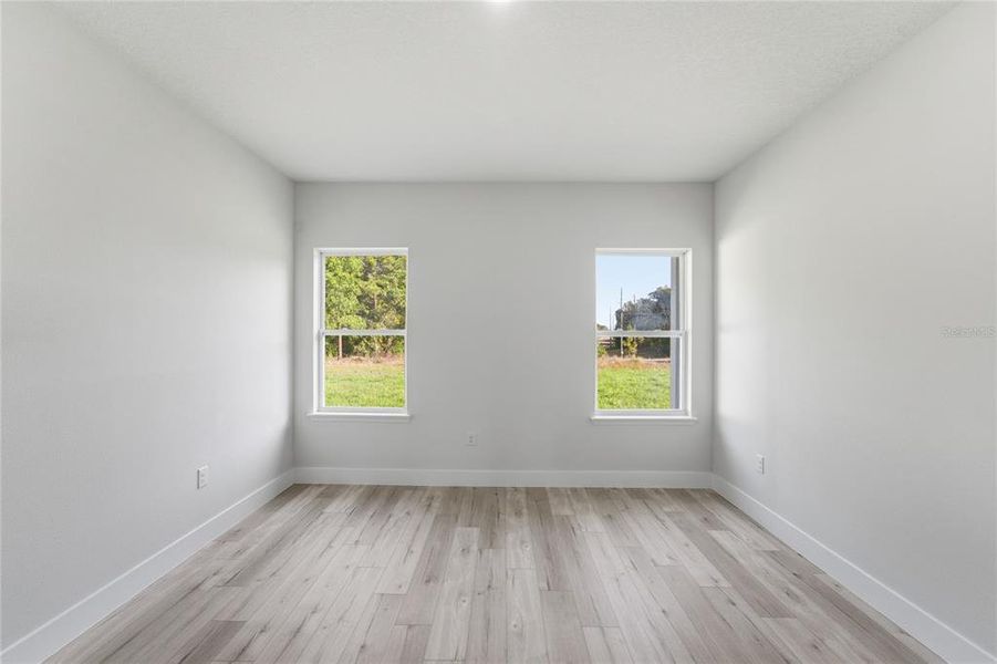 Spacious, unfurnished interior of a new home in , Citrus Springs (Image 30).