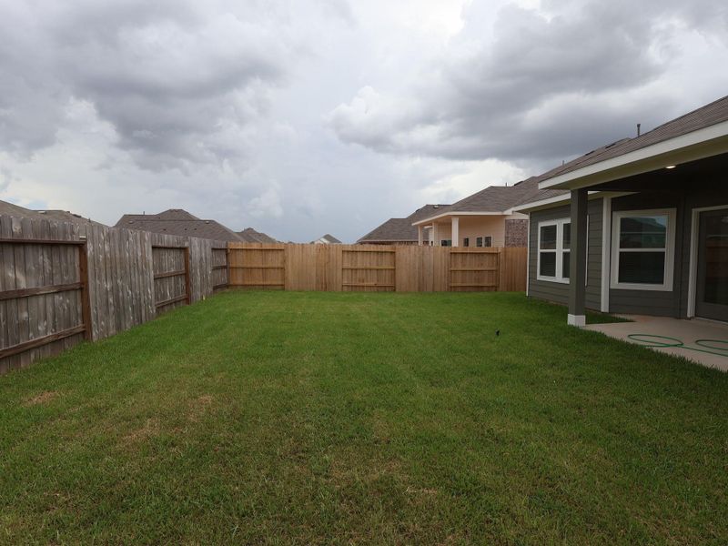 Exterior details and patio area of a home in Miller's Pond, Rosenberg (Image 28).