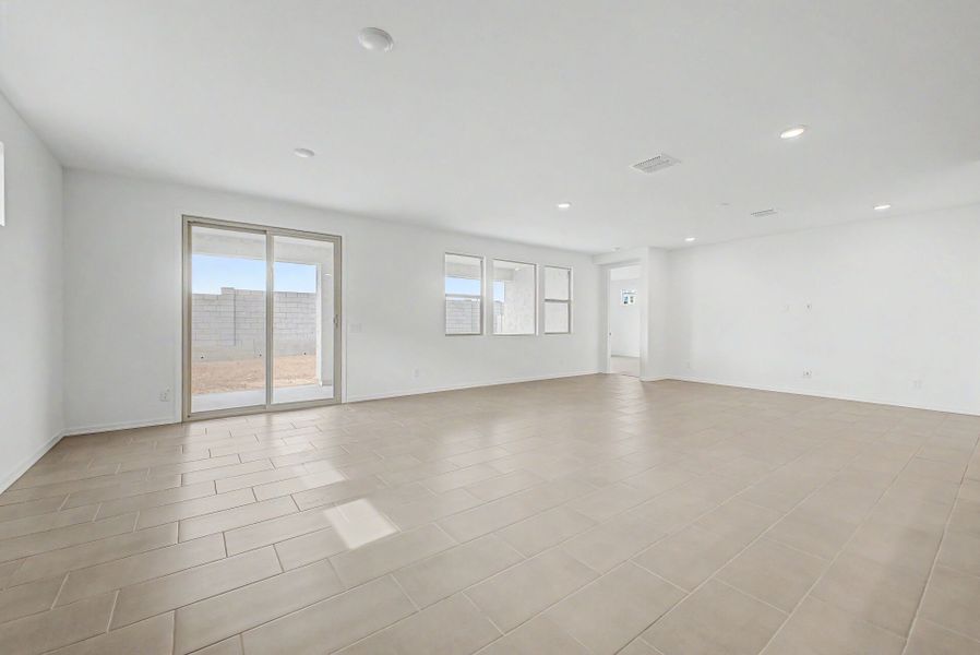 Spacious, unfurnished interior of a new home in Bella Vista Farms, San Tan Valley (Image 8). Spacious, unfurnished interior of a new home in Bella Vista Farms, San Tan Valley (Image 8).