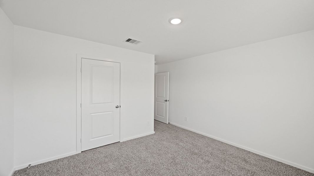 Spacious, unfurnished interior of a new home in Westward Pointe, Sealy (Image 11).