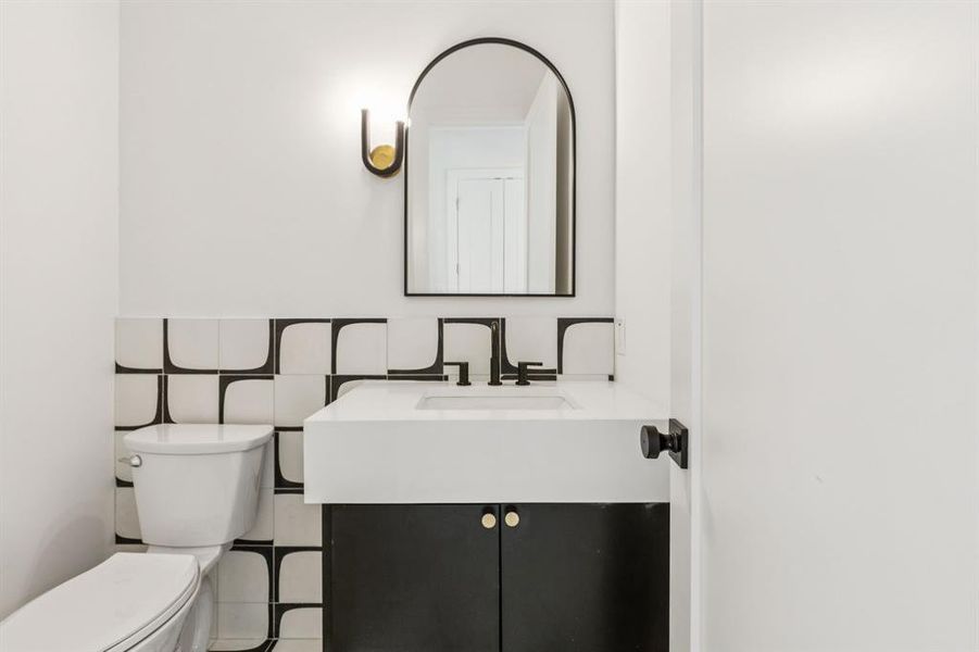 Furnished interior view inside a new home in , Dallas (Image 3).