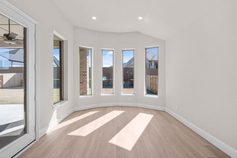 Spacious, unfurnished interior of a new home in Chambers Creek, Willis (Image 20).