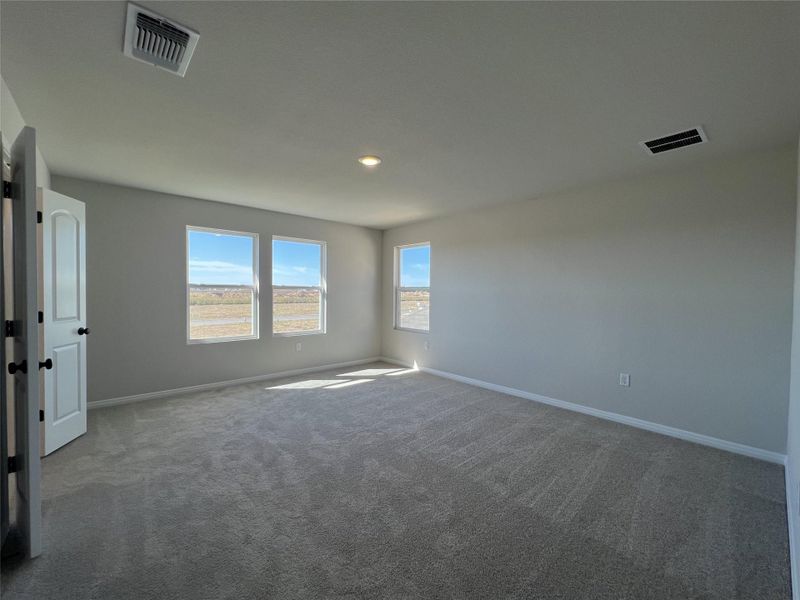 Spacious, unfurnished interior of a new home in Rolling Glen, Hutto (Image 20). Spacious, unfurnished interior of a new home in Rolling Glen, Hutto (Image 20).