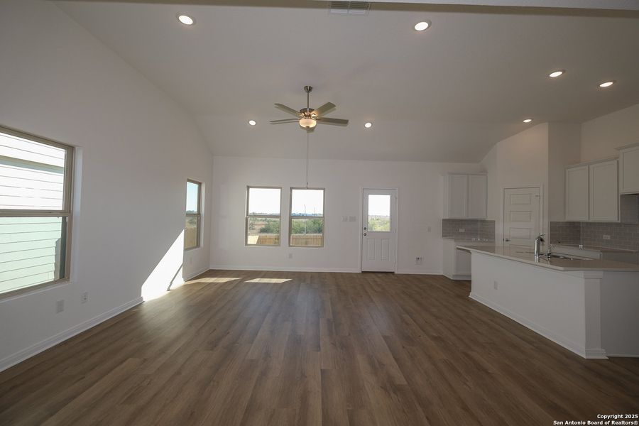 Spacious, unfurnished interior of a new home in Paloma Park, Converse (Image 30). Spacious, unfurnished interior of a new home in Paloma Park, Converse (Image 30).