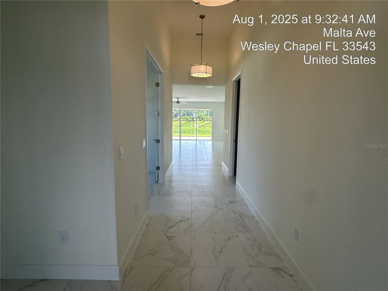 Spacious, unfurnished interior of a new home in Valencia Ridge, Wesley Chapel (Image 14).