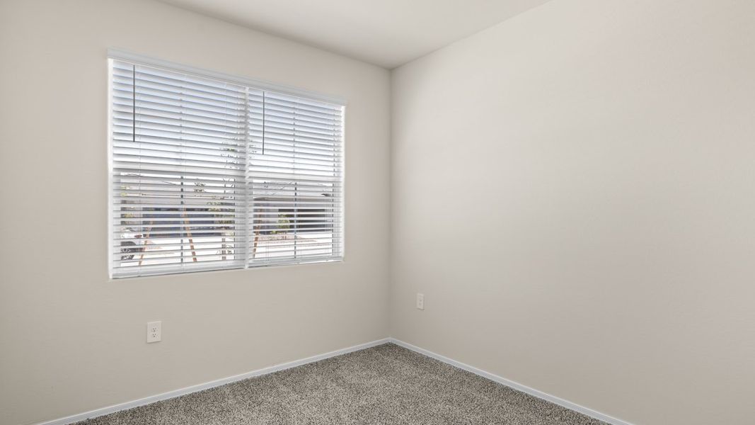 Spacious, unfurnished interior of a new home in Rio Rancho Estates, Wittmann (Image 17).