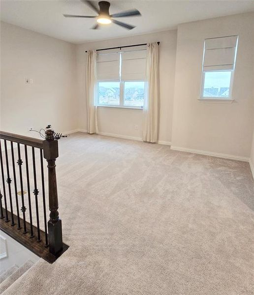 Upstaris game room / Living area