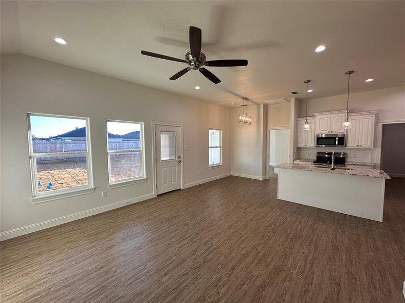 Spacious, unfurnished interior of a new home in , Abilene (Image 12).