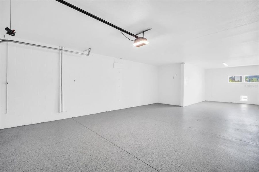 Spacious, unfurnished interior of a new home in , St. Petersburg (Image 43).