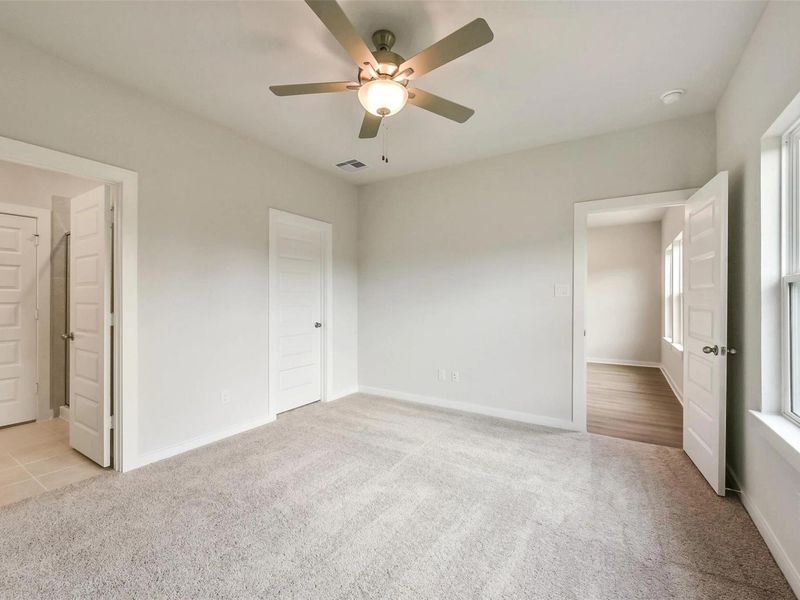 Spacious, unfurnished interior of a new home in The Villages at WestPointe, Dayton (Image 21).