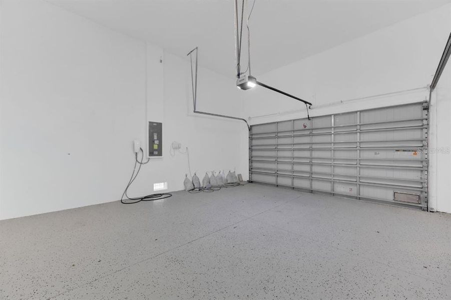 Spacious, unfurnished interior of a new home in SouthShore Yacht Club, Ruskin (Image 17). Spacious, unfurnished interior of a new home in SouthShore Yacht Club, Ruskin (Image 17).