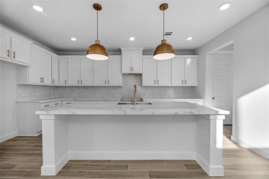 Representative image. Features, selections and colors may vary.