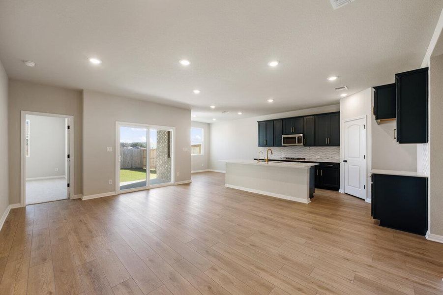 Spacious, unfurnished interior of a new home in Berry Creek Highlands, Georgetown (Image 28). Spacious, unfurnished interior of a new home in Berry Creek Highlands, Georgetown (Image 28).