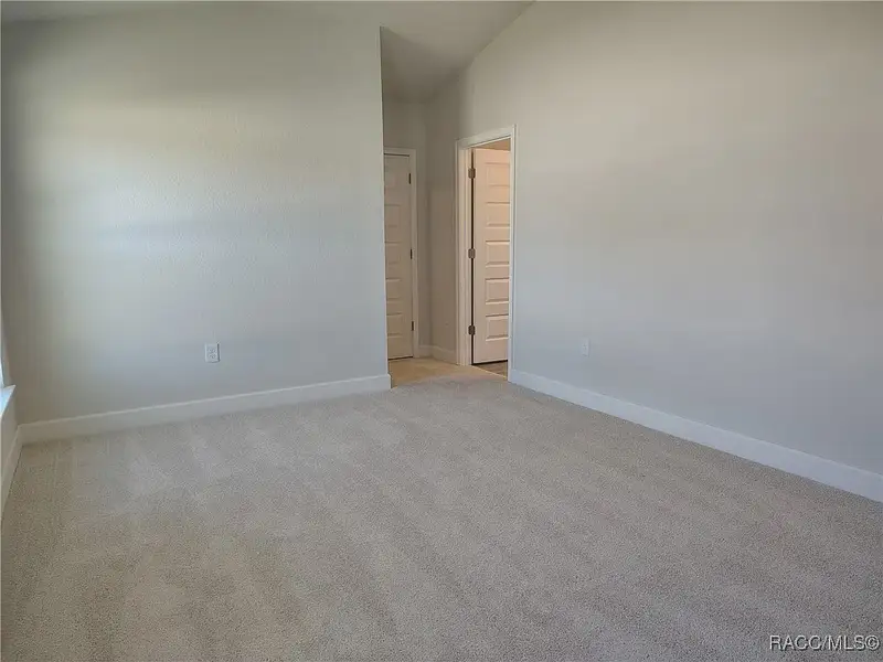 Spacious, unfurnished interior of a new home in Wyld Palms, Inverness (Image 10).
