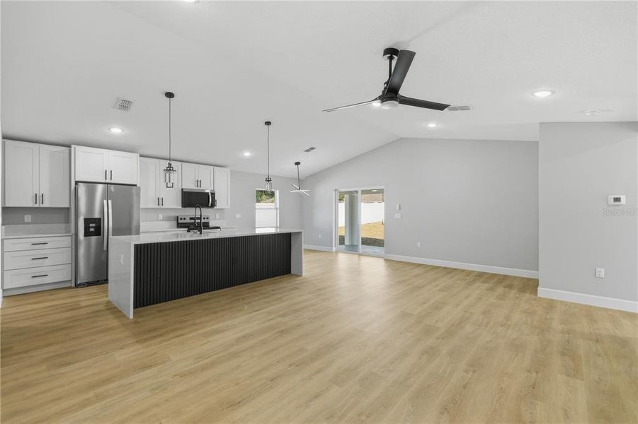 Spacious, unfurnished interior of a new home in , Ocala (Image 29).