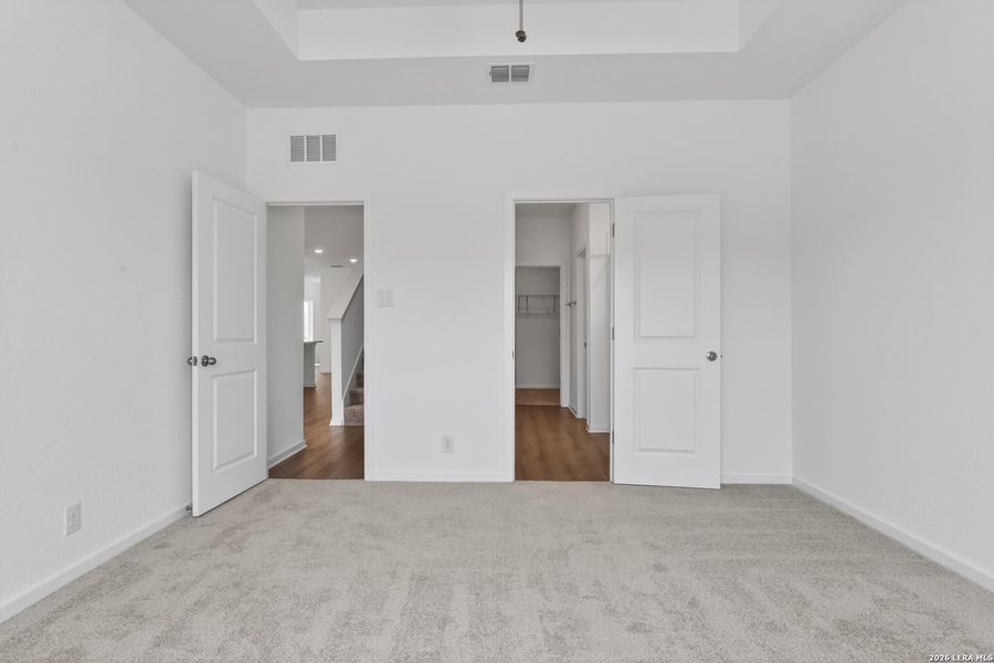 Spacious, unfurnished interior of a new home in Hennersby Hollow, San Antonio (Image 23).