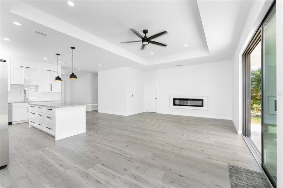 Spacious, unfurnished interior of a new home in , Rotonda West (Image 27).