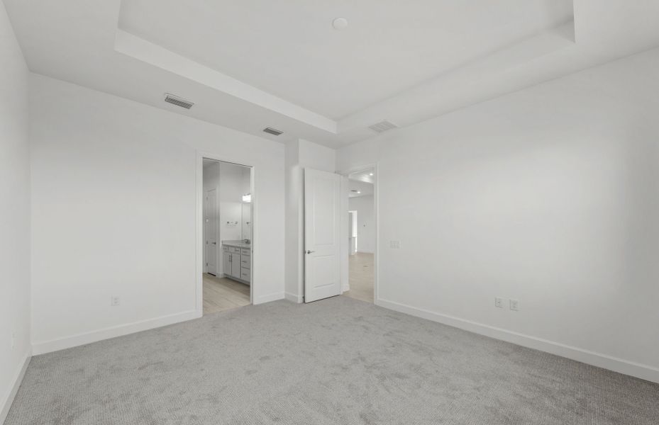 Spacious, unfurnished interior of a new home in TerraWalk at Babcock Ranch, Alva (Image 23).