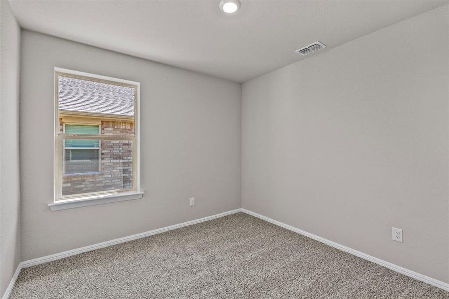 Spacious, unfurnished interior of a new home in Meadowbrook Estates, Cleburne (Image 22).
