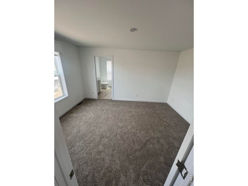 Spacious, unfurnished interior of a new home in , Nunn (Image 13).