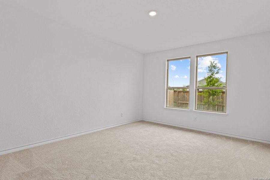 Spacious, unfurnished interior of a new home in Dove Song, Marion (Image 29).