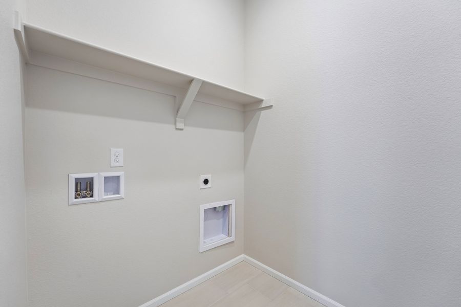 Spacious, unfurnished interior of a new home in The Manors Collection at Golden Overlook, Lakewood (Image 16). Spacious, unfurnished interior of a new home in The Manors Collection at Golden Overlook, Lakewood (Image 16).