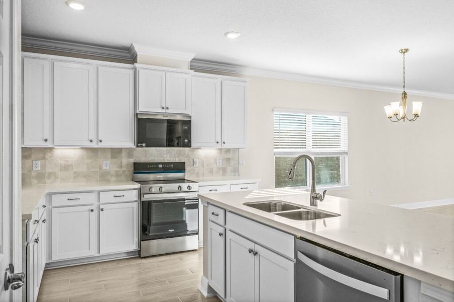 Furnished interior view inside a new home in Lake Merial, Panama City (Image 6).