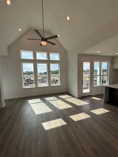 Spacious, unfurnished interior of a new home in Goodnight Ranch, Austin (Image 10). Spacious, unfurnished interior of a new home in Goodnight Ranch, Austin (Image 10).