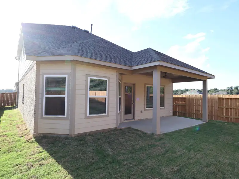 Exterior details and patio area of a home in Sorella, Tomball (Image 10).