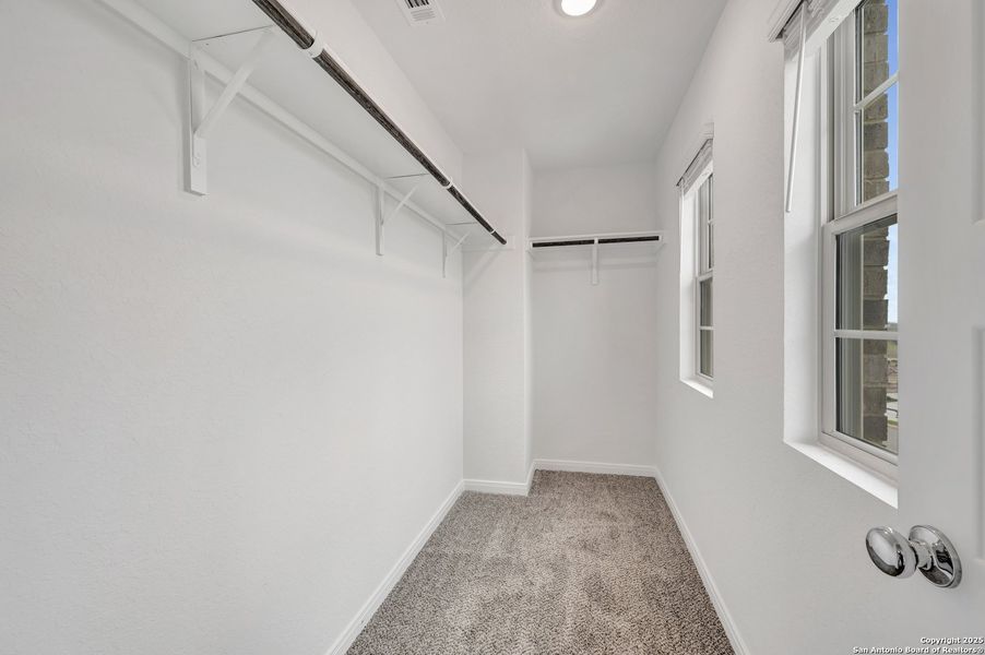 Spacious, unfurnished interior of a new home in Paloma Park, Converse (Image 40).