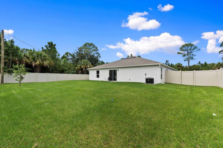 Exterior details and patio area of a home in , Palm Bay (Image 21).