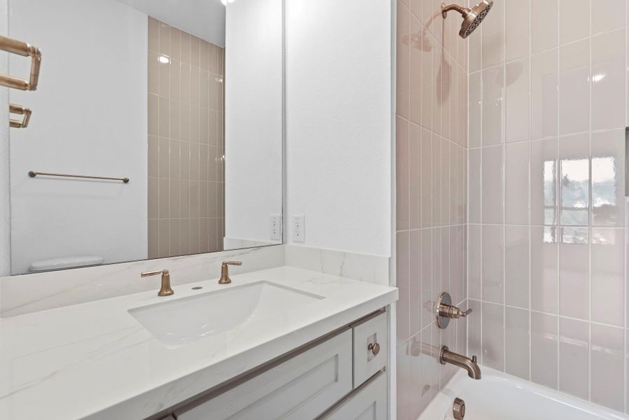 Furnished interior view inside a new home in COLTON - Fedrick Harris, Montgomery (Image 8).