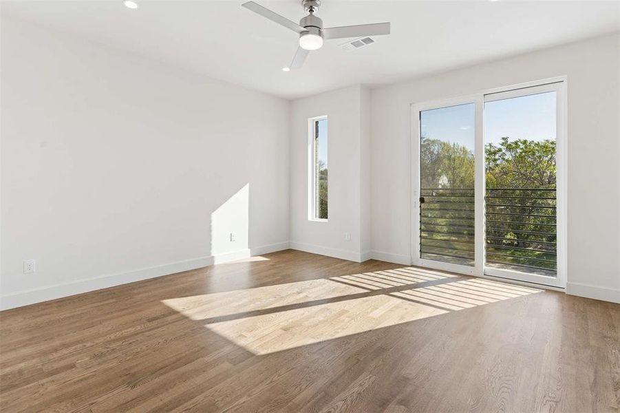 Spacious, unfurnished interior of a new home in , Dallas (Image 14).