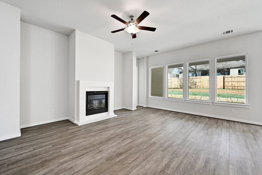 Spacious, unfurnished interior of a new home in Anthem, Kyle (Image 16).