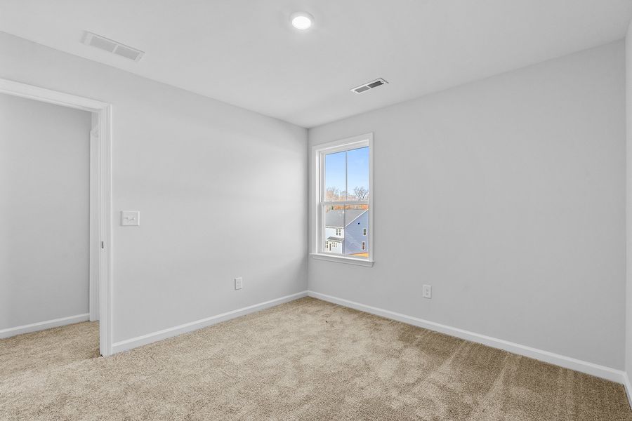 Spacious, unfurnished interior of a new home in Hanes Lake, Winston-Salem (Image 40).