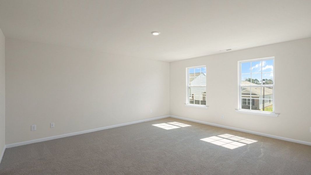 Spacious, unfurnished interior of a new home in Madeline Farm, New Bern (Image 20).