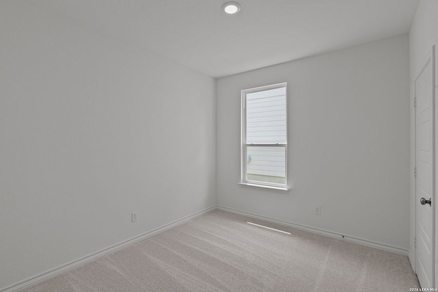 Spacious, unfurnished interior of a new home in Cinco Lakes, San Antonio (Image 25).