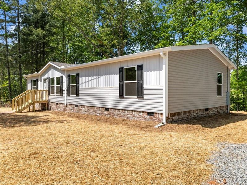 Exterior details and patio area of a home in , Gainesville (Image 20).