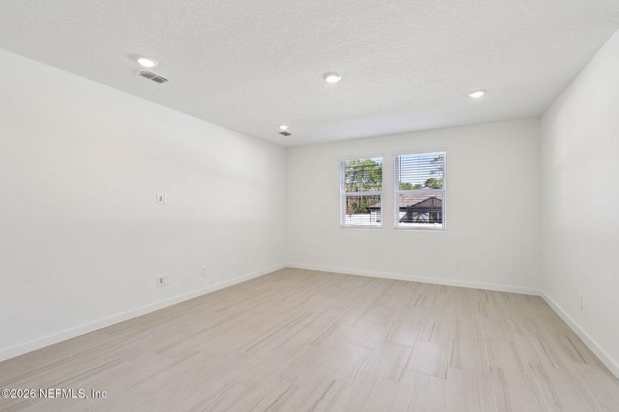 Spacious, unfurnished interior of a new home in , Palm Coast (Image 23).