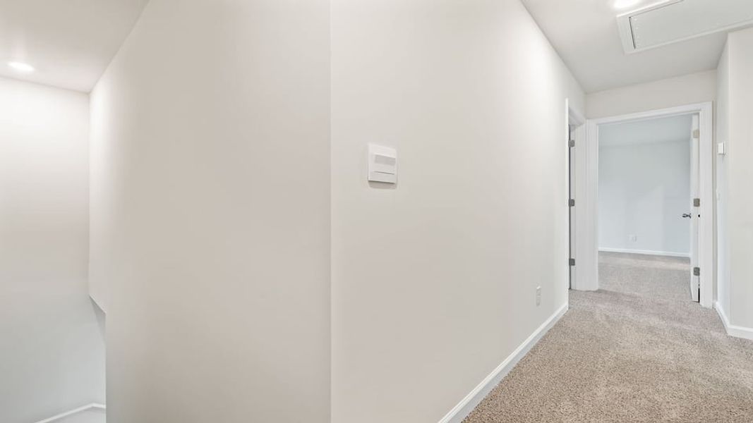 Spacious, unfurnished interior of a new home in Cedar Gap, Fountain Inn (Image 19).