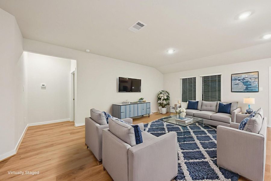 Furnished interior view inside a new home in Stewart's Ranch, Conroe (Image 6).