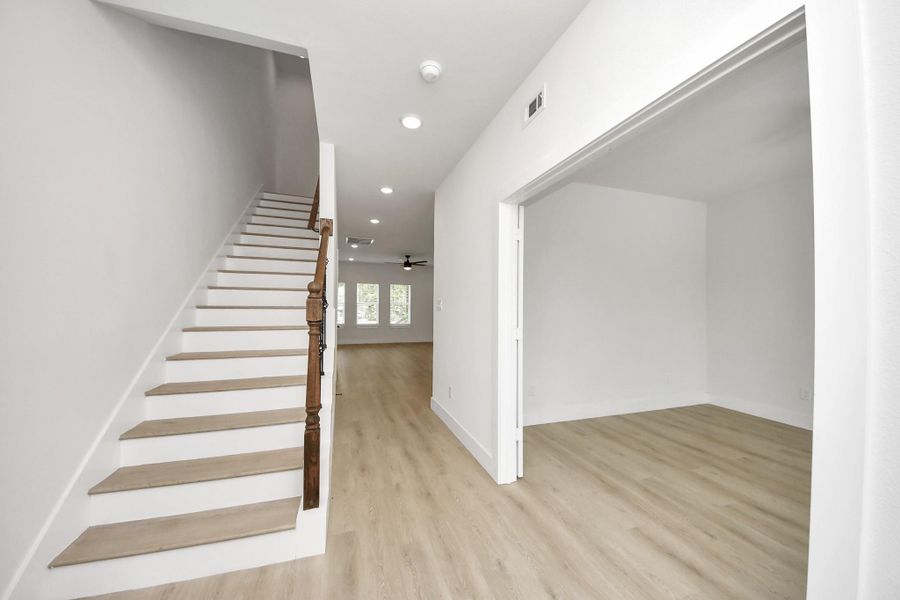 Spacious, unfurnished interior of a new home in , Alvin (Image 35). Spacious, unfurnished interior of a new home in , Alvin (Image 35).