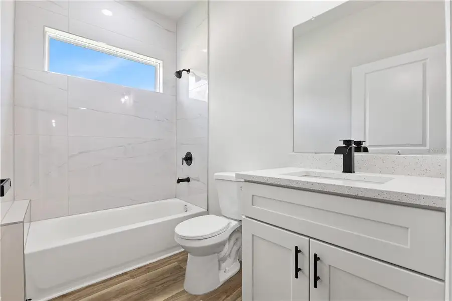 Furnished interior view inside a new home in , Ocala (Image 5).