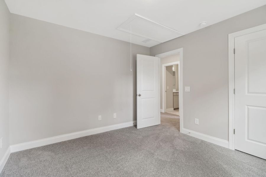 Spacious, unfurnished interior of a new home in Founder's Park, Summerville (Image 22).