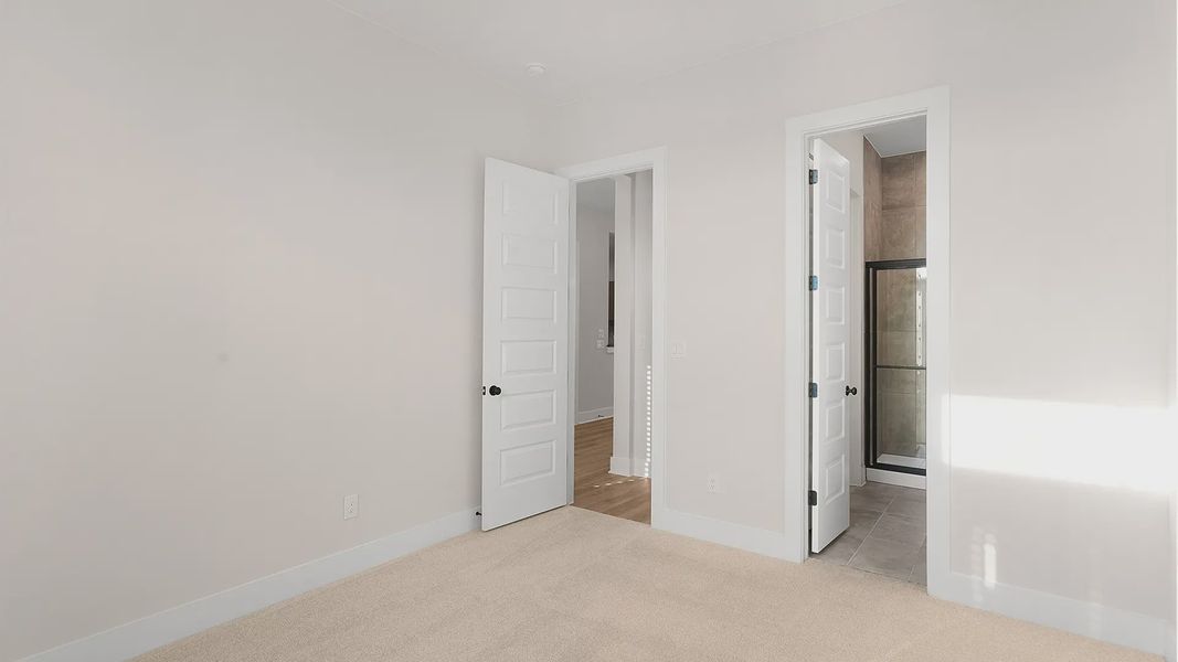 Spacious, unfurnished interior of a new home in Broken Oak, Georgetown (Image 19).